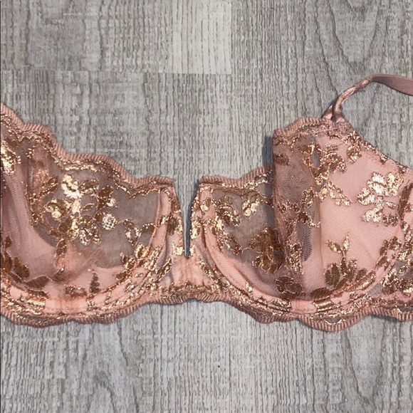 Iso matching panties - Picture 1 of 3